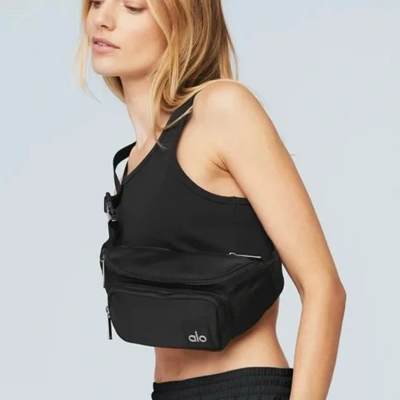 ❤️❤️❤️❤️BNWT ALO Yoga Explorer Unisex Black Crossbody Bag $94🔥🔥 - Picture 11 of 11